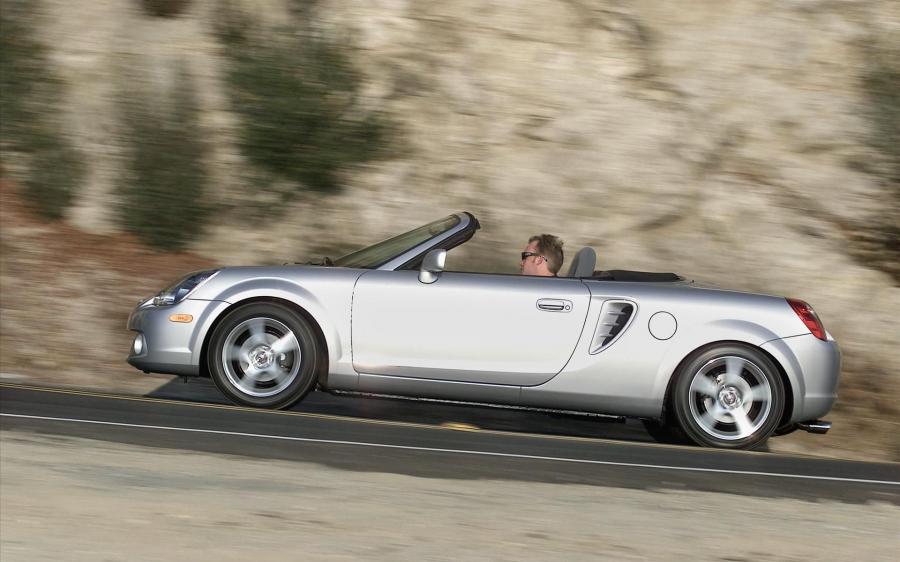  Toyota MR2 Spyder 2005 года  (фото 4 из 20)